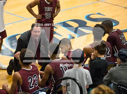 Thumbnail 3 in Chaminade vs. Belleville West photogallery.
