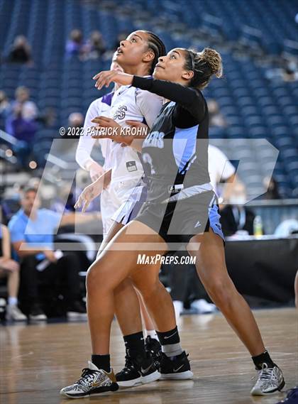 Thumbnail 1 in Rogers vs. Lake Stevens (WIAA 4A Round 1 State Playoff) photogallery.