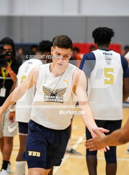 Thumbnail 2 in Prolific Prep of Napa Christian vs. Dream City Christian (Crush in the Valley) photogallery.