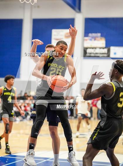 Thumbnail 2 in Prolific Prep of Napa Christian vs. Dream City Christian (Crush in the Valley) photogallery.