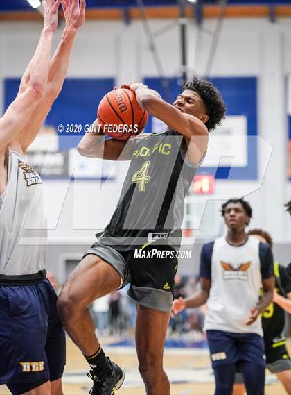 Thumbnail 3 in Prolific Prep of Napa Christian vs. Dream City Christian (Crush in the Valley) photogallery.