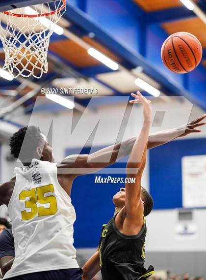 Thumbnail 3 in Prolific Prep of Napa Christian vs. Dream City Christian (Crush in the Valley) photogallery.