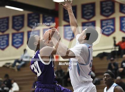 Thumbnail 2 in Hammond vs. Rich Central (Big Dipper Tournament) photogallery.