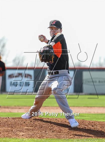 Thumbnail 1 in New Plymouth vs Scappoose (Treasure Valley Invitational) photogallery.