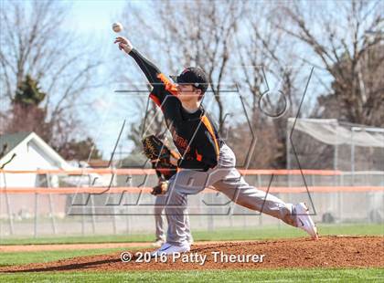 Thumbnail 2 in New Plymouth vs Scappoose (Treasure Valley Invitational) photogallery.
