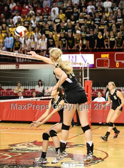 Thumbnail 1 in Apex vs Providence (NCHSAA 4A Final) photogallery.