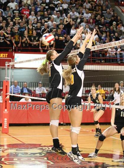 Thumbnail 3 in Apex vs Providence (NCHSAA 4A Final) photogallery.