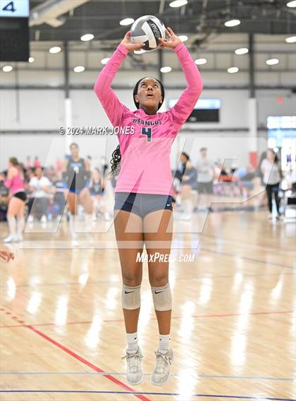 Thumbnail 1 in Salpointe Catholic vs. Vista Murrieta (Nike TOC Southwest) photogallery.