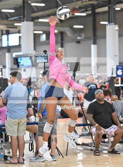 Thumbnail 3 in Salpointe Catholic vs. Vista Murrieta (Nike TOC Southwest) photogallery.
