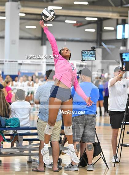 Thumbnail 1 in Salpointe Catholic vs. Vista Murrieta (Nike TOC Southwest) photogallery.
