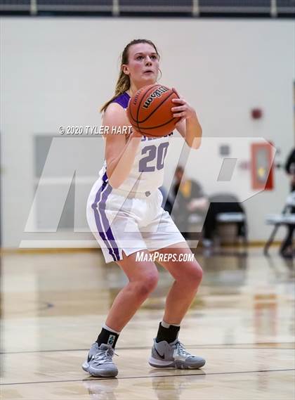 Thumbnail 1 in New Palestine vs. Brownsburg (IHSAA 4A Fourth Round Playoff) photogallery.