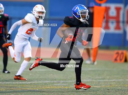 Thumbnail 2 in Timpview vs. Los Alamitos photogallery.