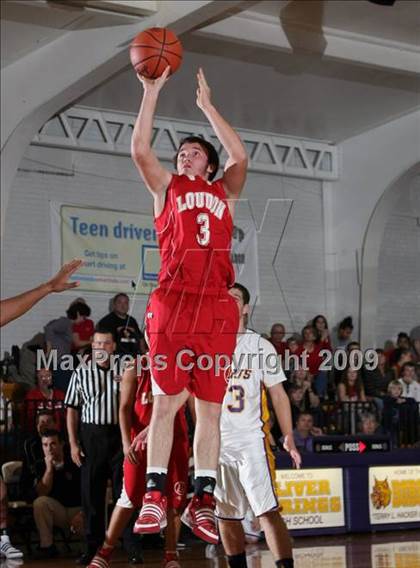 Thumbnail 1 in Oliver Springs vs Loudon (Oliver Springs Bobcat Thanksgiving Classic) photogallery.