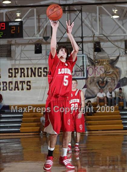 Thumbnail 3 in Oliver Springs vs Loudon (Oliver Springs Bobcat Thanksgiving Classic) photogallery.