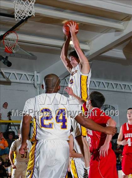 Thumbnail 2 in Oliver Springs vs Loudon (Oliver Springs Bobcat Thanksgiving Classic) photogallery.