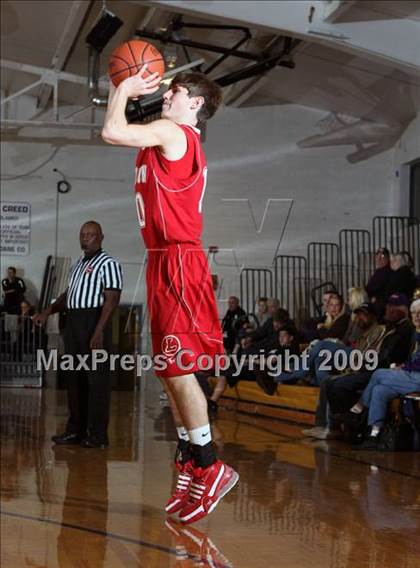 Thumbnail 2 in Oliver Springs vs Loudon (Oliver Springs Bobcat Thanksgiving Classic) photogallery.