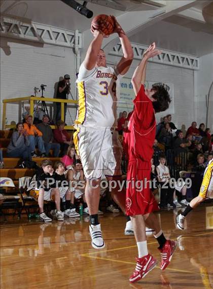 Thumbnail 3 in Oliver Springs vs Loudon (Oliver Springs Bobcat Thanksgiving Classic) photogallery.