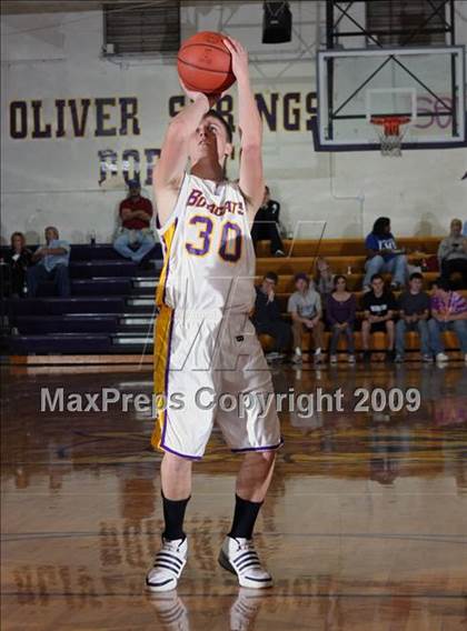 Thumbnail 3 in Oliver Springs vs Loudon (Oliver Springs Bobcat Thanksgiving Classic) photogallery.