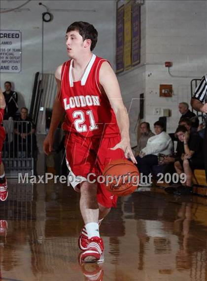 Thumbnail 3 in Oliver Springs vs Loudon (Oliver Springs Bobcat Thanksgiving Classic) photogallery.