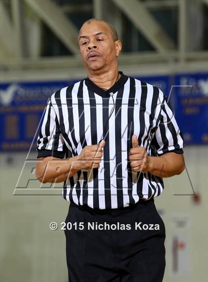 Thumbnail 2 in Mira Costa vs. El Segundo (El Segundo Tournament) photogallery.