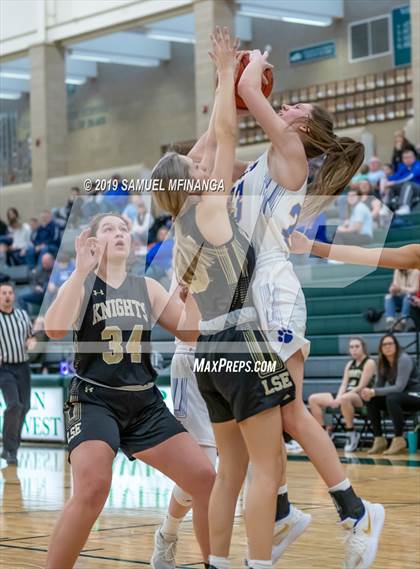 Thumbnail 1 in Kearney vs. Lincoln Southeast (HAC Tournament) photogallery.