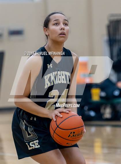 Thumbnail 1 in Kearney vs. Lincoln Southeast (HAC Tournament) photogallery.