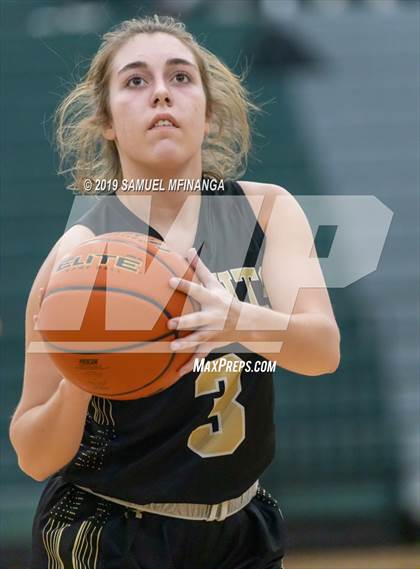Thumbnail 1 in Kearney vs. Lincoln Southeast (HAC Tournament) photogallery.