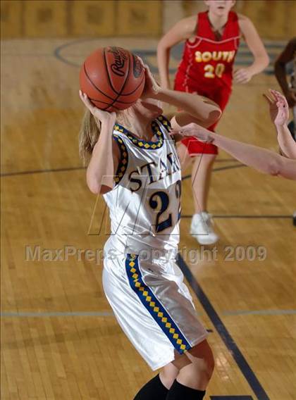 Thumbnail 3 in Muhlenberg South vs. Muhlenberg North (10th District Tournament) photogallery.