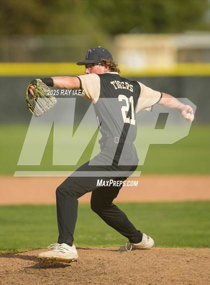 Thumbnail 1 in Tokay @ Hughson photogallery.