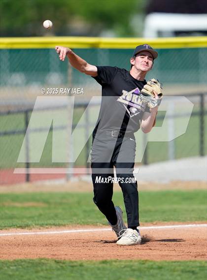 Thumbnail 1 in Tokay @ Hughson photogallery.