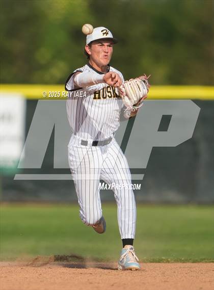 Thumbnail 1 in Tokay @ Hughson photogallery.