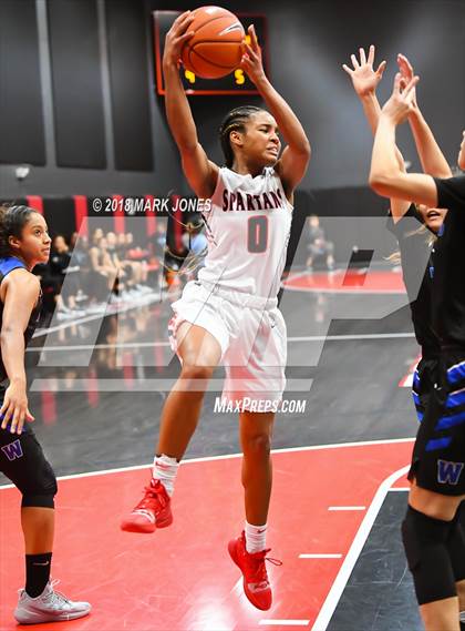 Thumbnail 2 in Miami Country Day vs. Windward  (Nike Tournament of Champions)  photogallery.