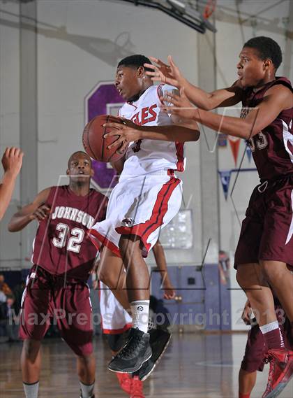 Thumbnail 2 in Johnson vs. Pleasant Grove (St. Hope Elite Classic) photogallery.