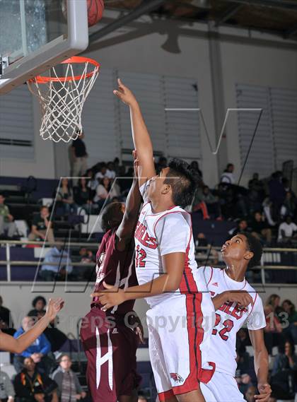 Thumbnail 3 in Johnson vs. Pleasant Grove (St. Hope Elite Classic) photogallery.