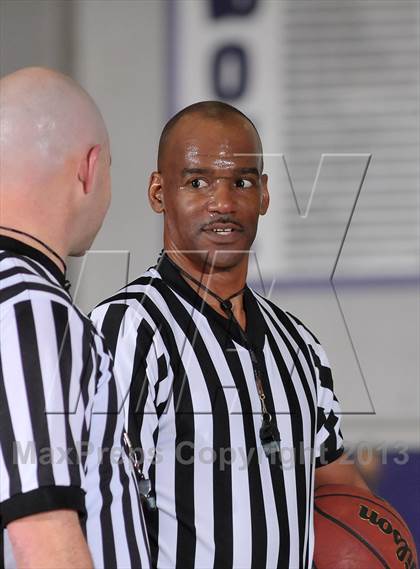 Thumbnail 3 in Johnson vs. Pleasant Grove (St. Hope Elite Classic) photogallery.