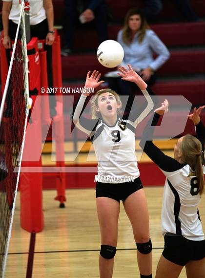 Thumbnail 3 in Arapahoe vs. Rocky Mountain (CHSAA 5A Regional Playoff) photogallery.