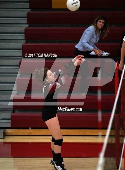 Thumbnail 2 in Arapahoe vs. Rocky Mountain (CHSAA 5A Regional Playoff) photogallery.
