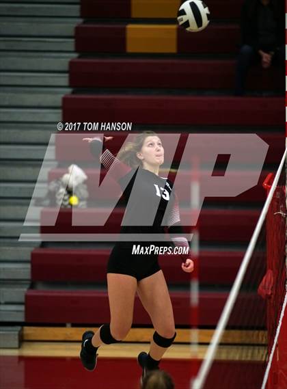 Thumbnail 1 in Arapahoe vs. Rocky Mountain (CHSAA 5A Regional Playoff) photogallery.