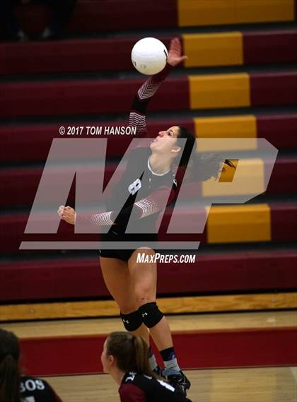 Thumbnail 2 in Arapahoe vs. Rocky Mountain (CHSAA 5A Regional Playoff) photogallery.