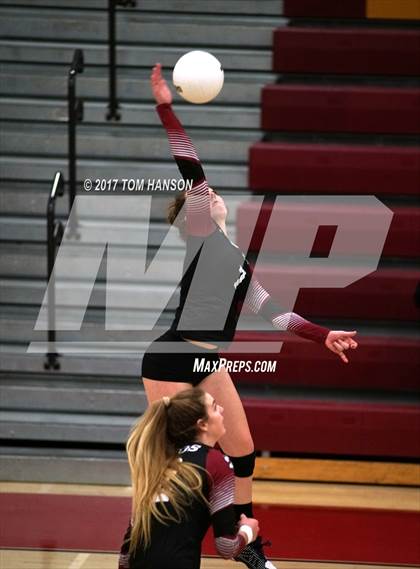 Thumbnail 3 in Arapahoe vs. Rocky Mountain (CHSAA 5A Regional Playoff) photogallery.
