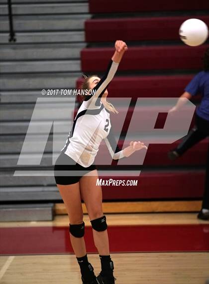 Thumbnail 2 in Arapahoe vs. Rocky Mountain (CHSAA 5A Regional Playoff) photogallery.