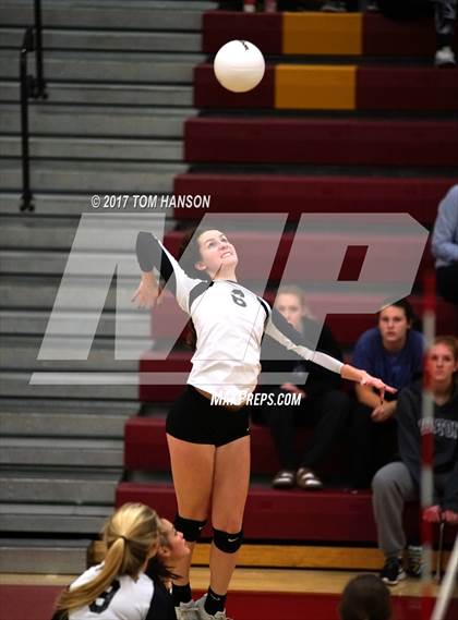 Thumbnail 2 in Arapahoe vs. Rocky Mountain (CHSAA 5A Regional Playoff) photogallery.