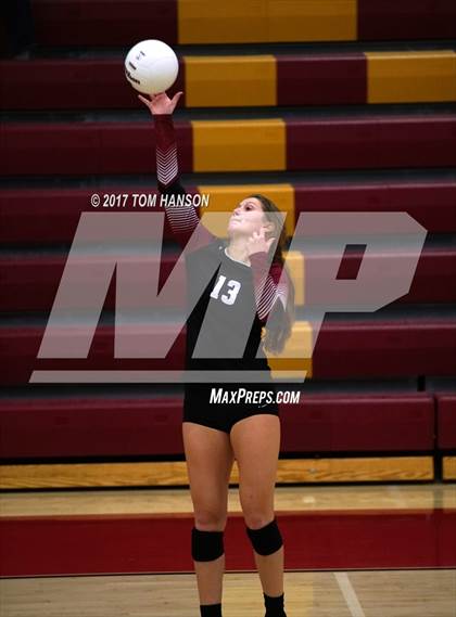 Thumbnail 2 in Arapahoe vs. Rocky Mountain (CHSAA 5A Regional Playoff) photogallery.