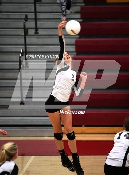 Thumbnail 3 in Arapahoe vs. Rocky Mountain (CHSAA 5A Regional Playoff) photogallery.