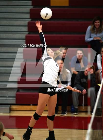 Thumbnail 2 in Arapahoe vs. Rocky Mountain (CHSAA 5A Regional Playoff) photogallery.