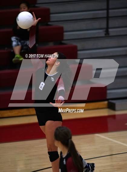 Thumbnail 3 in Arapahoe vs. Rocky Mountain (CHSAA 5A Regional Playoff) photogallery.