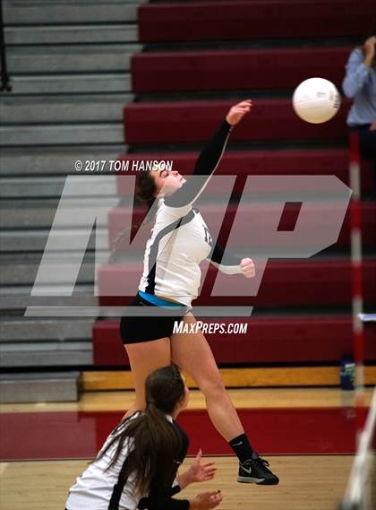 Thumbnail 2 in Arapahoe vs. Rocky Mountain (CHSAA 5A Regional Playoff) photogallery.