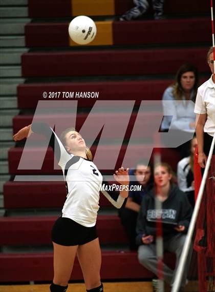 Thumbnail 1 in Arapahoe vs. Rocky Mountain (CHSAA 5A Regional Playoff) photogallery.