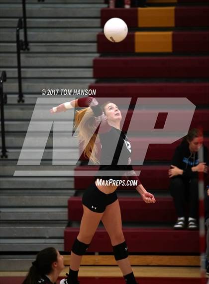 Thumbnail 3 in Arapahoe vs. Rocky Mountain (CHSAA 5A Regional Playoff) photogallery.