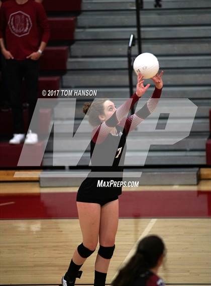 Thumbnail 2 in Arapahoe vs. Rocky Mountain (CHSAA 5A Regional Playoff) photogallery.